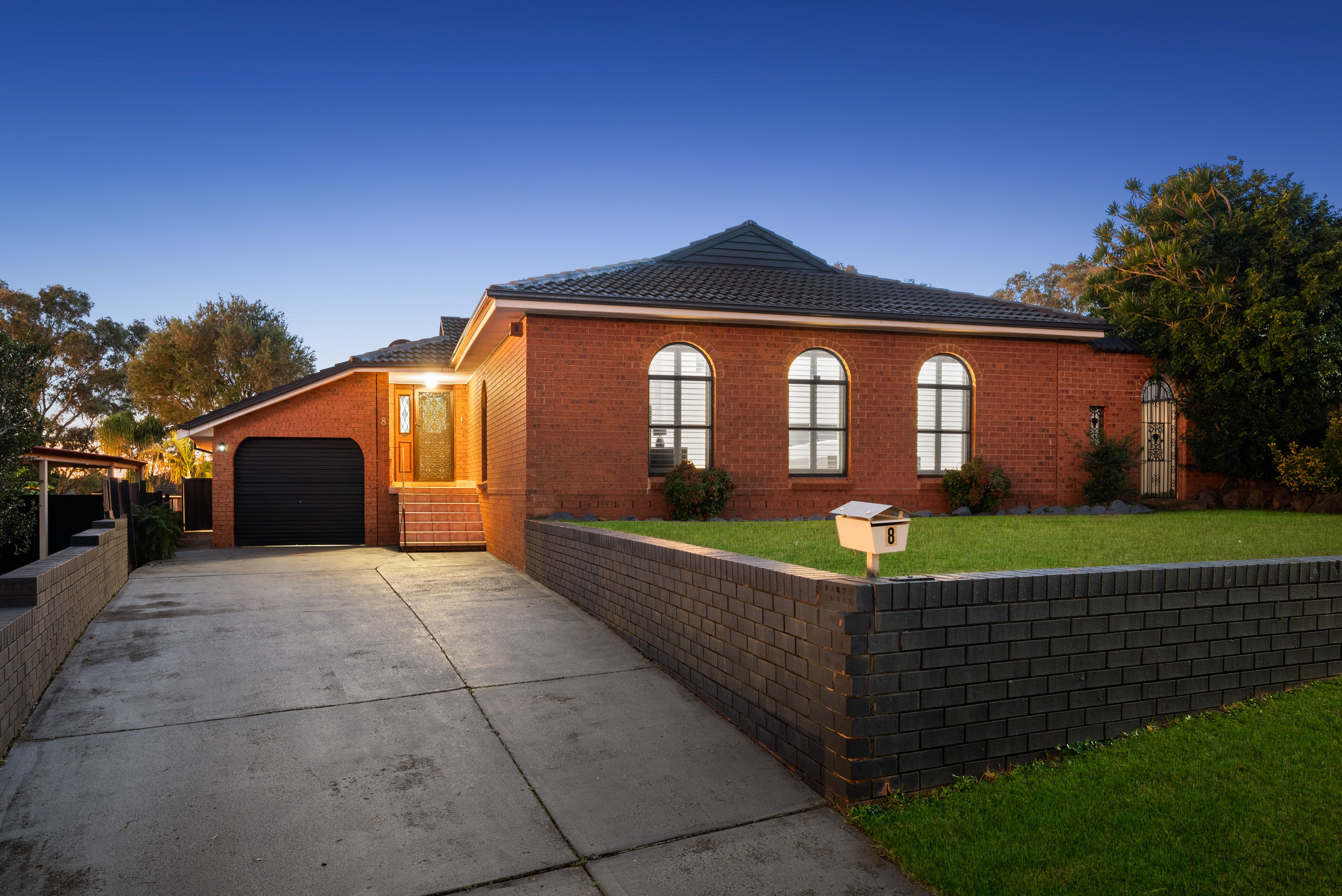 8 RENFREW ST, ST ANDREWS NSW 2566, 0房, 0浴, House