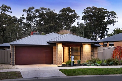 Mckenzie Hill 4Zimmer Light-filled luxury with investment appeal, move in ready.