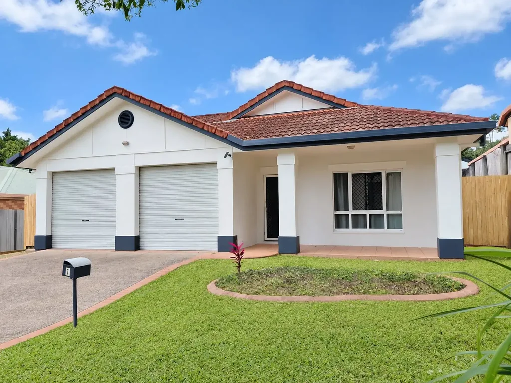 SPACIOUS 3-BEDROOM HOME WITH DOUBLE GARAGE & TRAILER ACCESS –