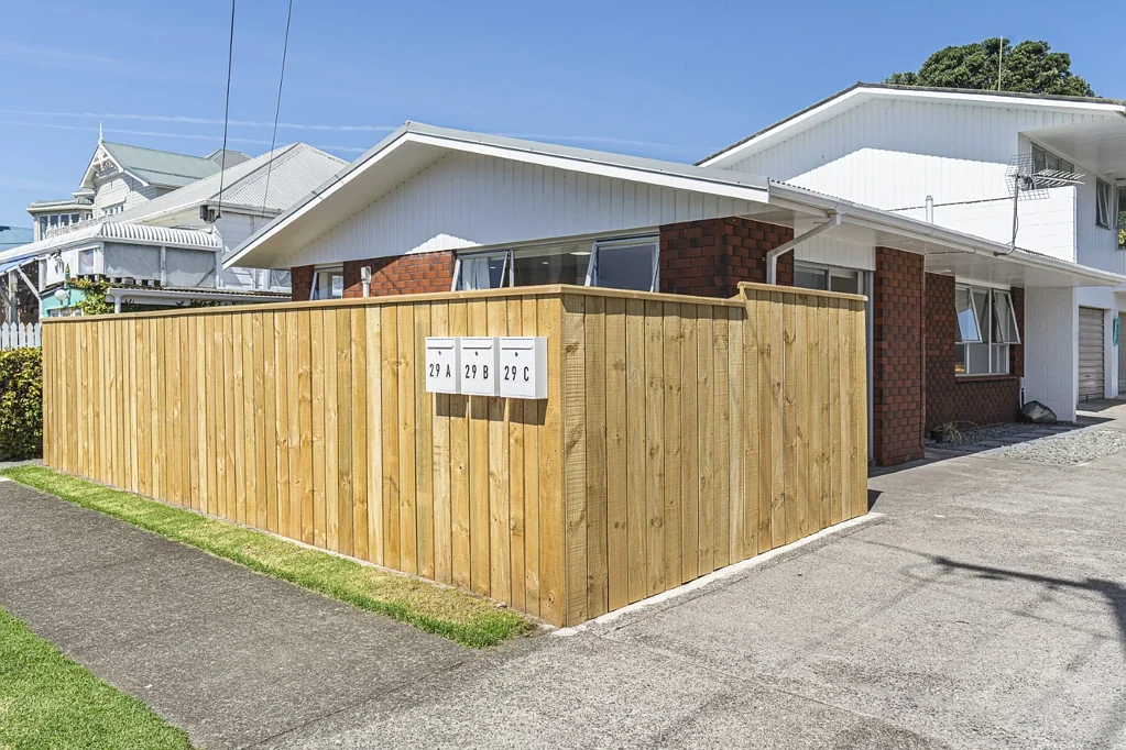 New Plymouth Central 2ਬੈੱਡਰੂਮ Easy Living Near Coastal Walkway.