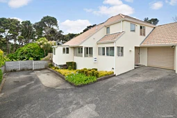 2/111 Seaview Road, Glenfield