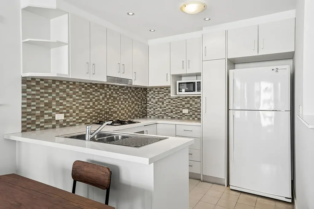 FURNISHED STUNNING 1x1 IN WEST PERTH