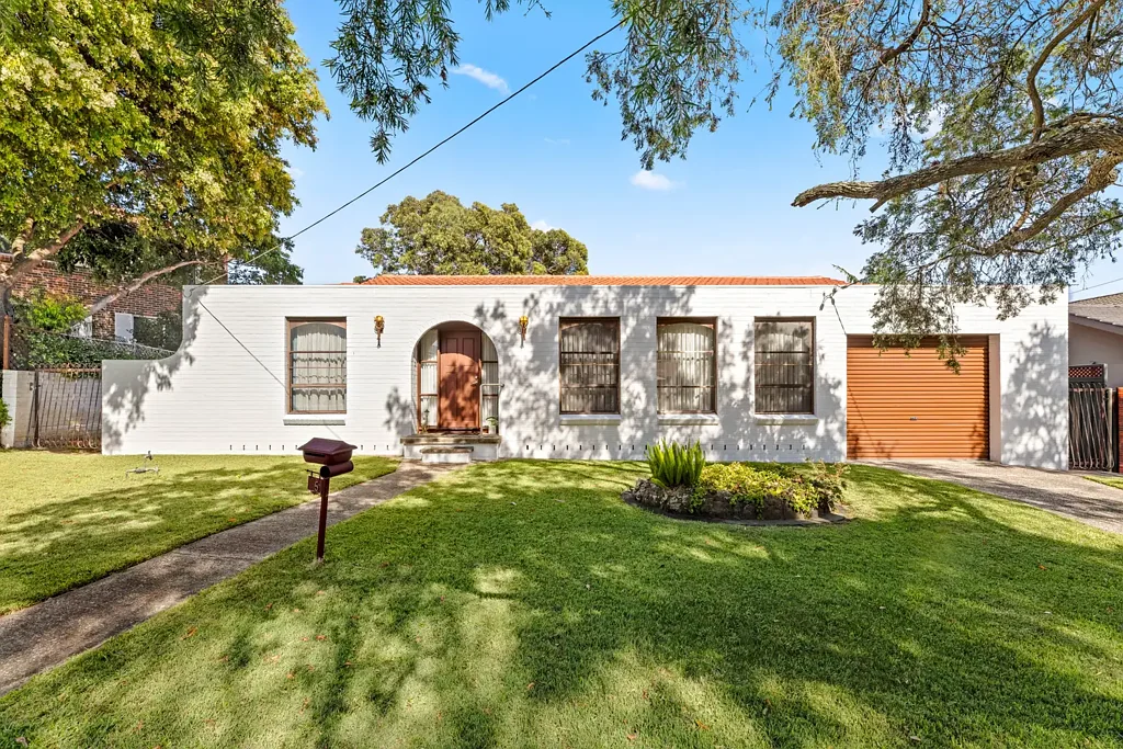 Kirrawee 4ਬੈੱਡਰੂਮ Tranquil Family Living in a Leafy Cul-de-Sac