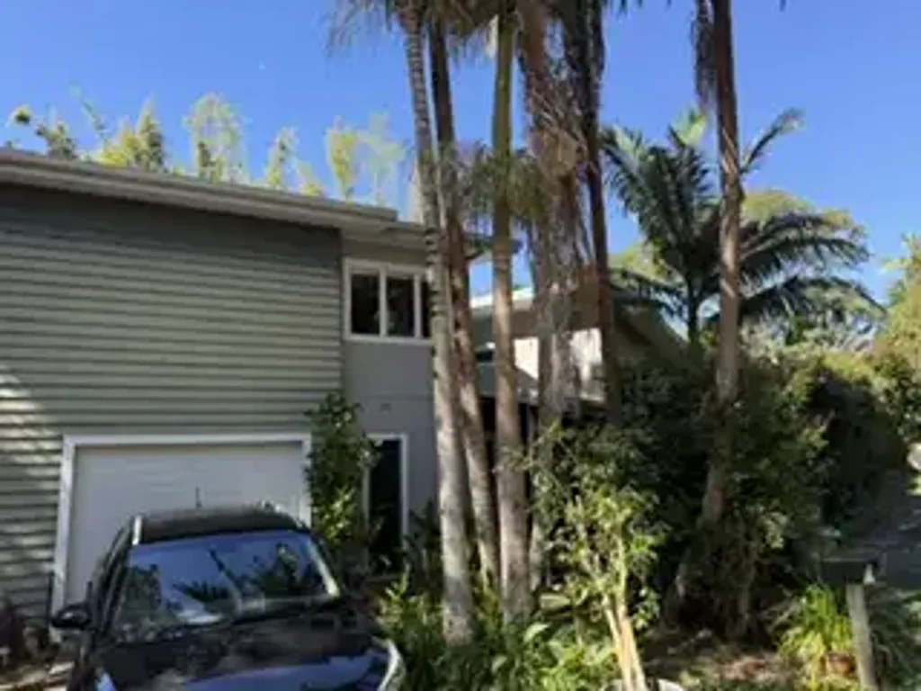 Split Level 3 Bedroom Home in South Golden Beach