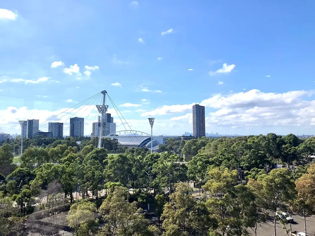 Furnished LUXURIOUS Three Bedrooms Apartment in Lidcombe