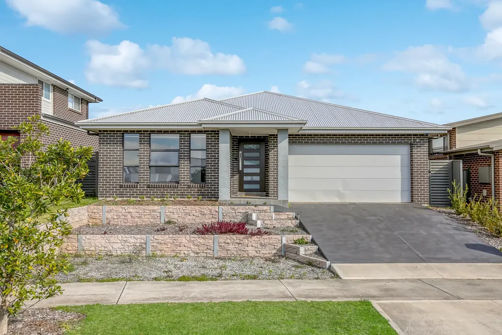 Calderwood 4房  Multi Demographical Home