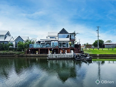Paynesville 3ਬੈੱਡਰੂਮ Waterfront Living with Private Jetty & Exceptional Views