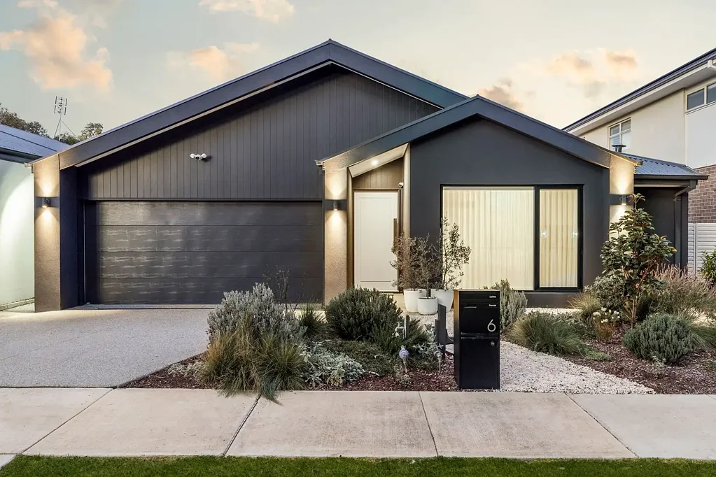 6 Journey Crescent, Mount Duneed, VIC 3217