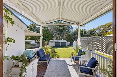 Clontarf 2Kwarto Elevated 774m2 Block + Massive 47m2 Workshop Shed - Ready to Move In!