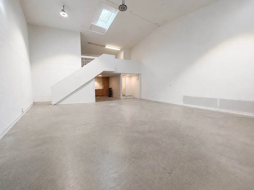Newton POLISHED CONVERTED WAREHOUSE