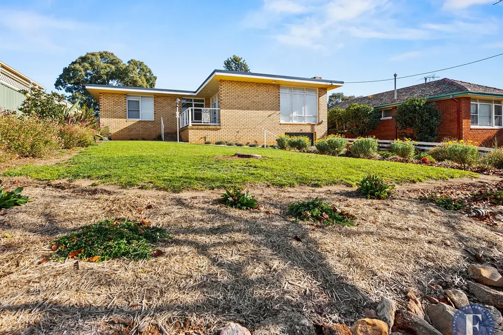 Young 4Habitaciones PRICE REDUCTION, WILLING VENDOR.