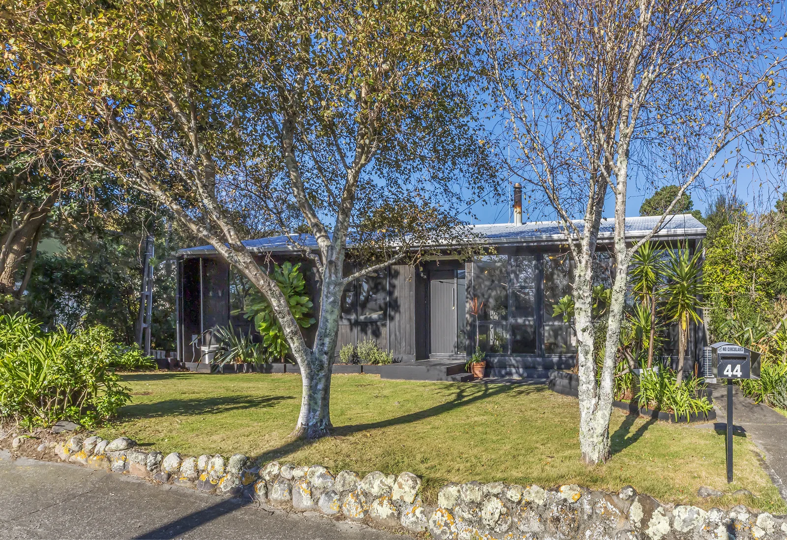 Paremata 4 Slaapkamer FOUR-BED FAMILY LIVING!