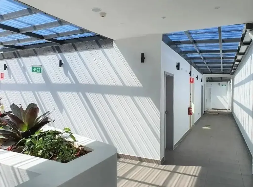 Impressive Studio Moments from the Beach & Shops