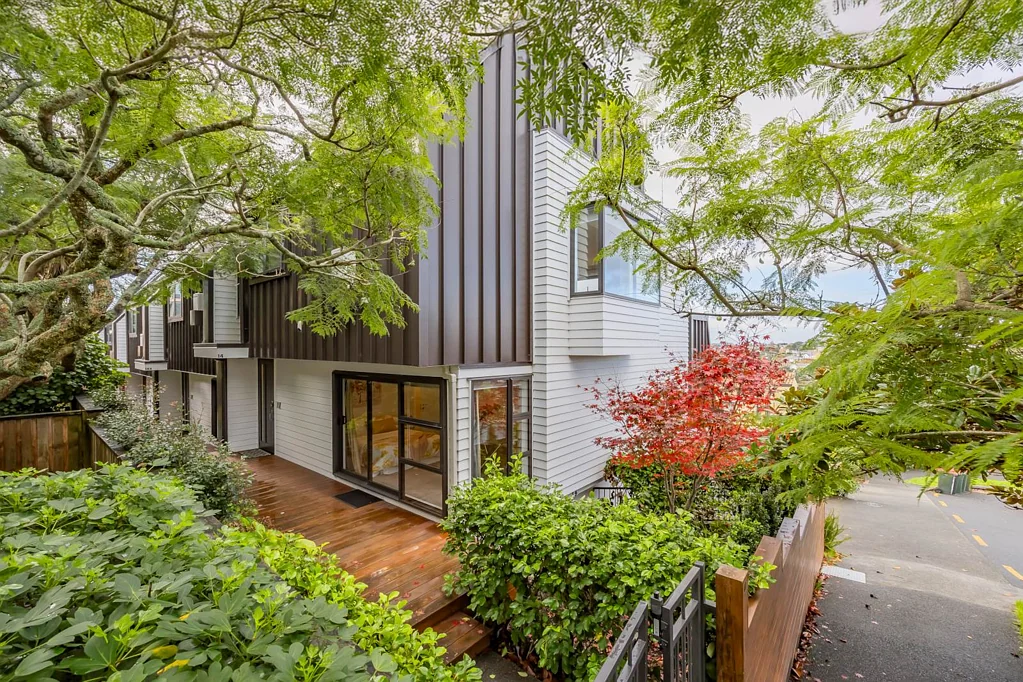 Newmarket 4 Bedroom DG in Central Newmarket