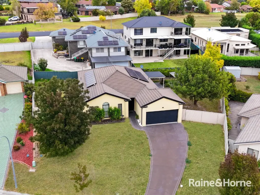 5 Hurley Close, Llanarth, NSW 2795