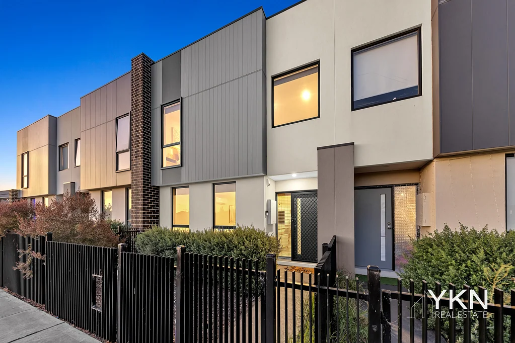 12 Peterlee Walk, Werribee, VIC 3030