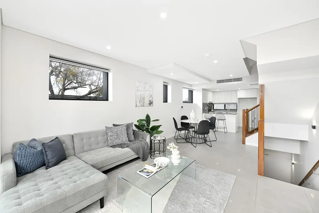 Bankstown 3房  Contemporary Tri Level Strata-Titled Townhouse | Choice of 5 Townhouses