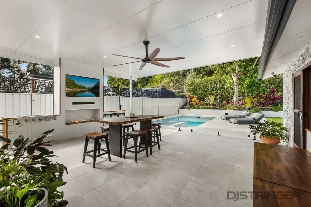 CURRUMBIN OASIS - 4 Bedroom family home with inground pool & plenty more!
