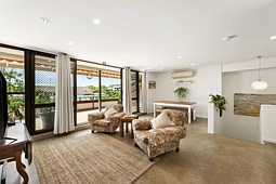 18/24 Carr Street, St Lucia