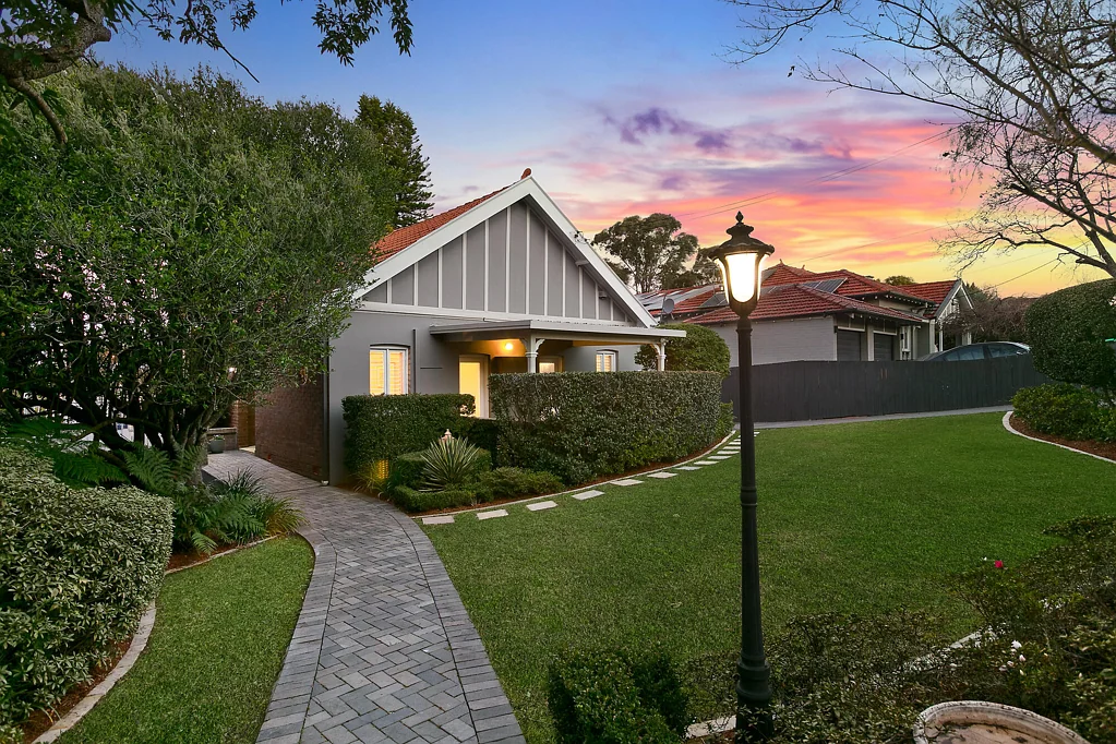 Normanhurst 3房 迷人且经过精美翻新的历史住宅 Enchanting beautifully renovated period home