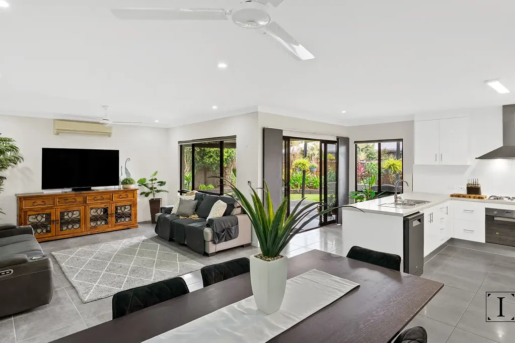 Trinity Park 4房  Spacious Family Living with Side Access, Shed/Workshop