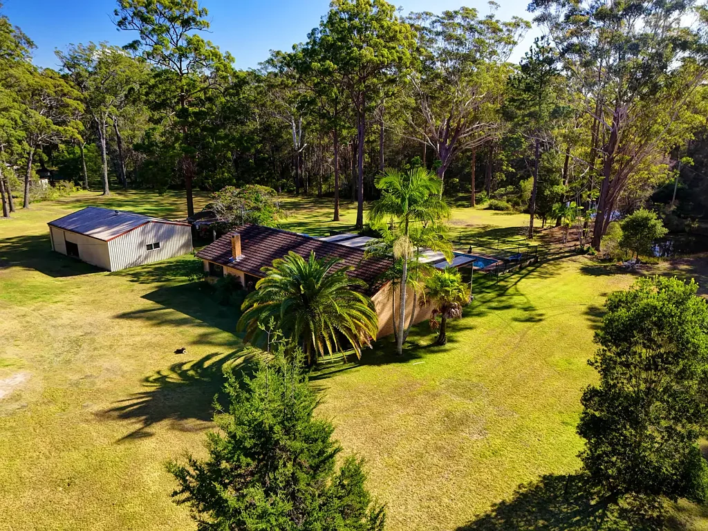 Coomba Bay  Peaceful and private acreage nearby Wallis Lake