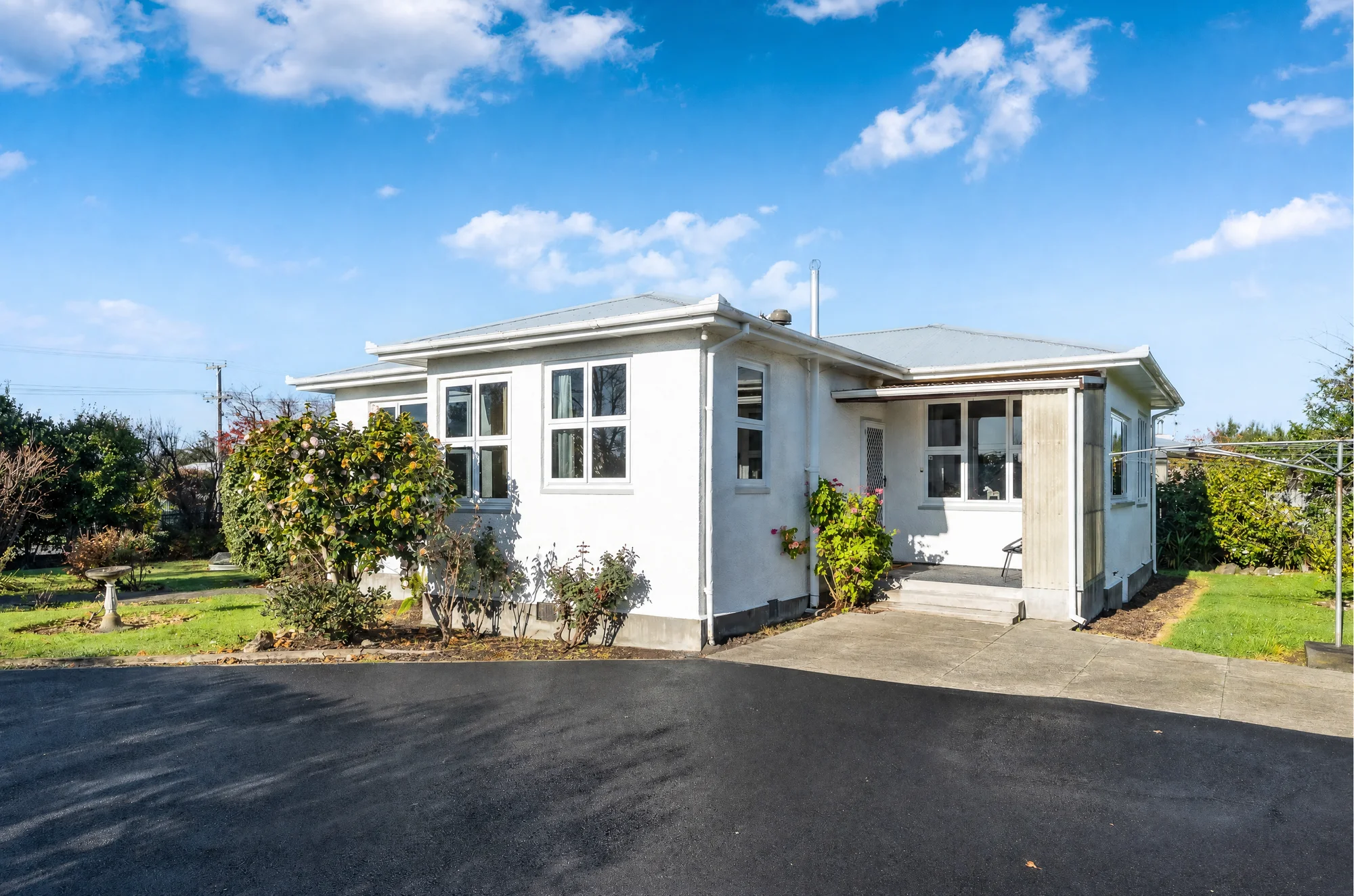 Lansdowne 3 Slaapkamer Double-Glazed, Move In Ready - BEO $499,000