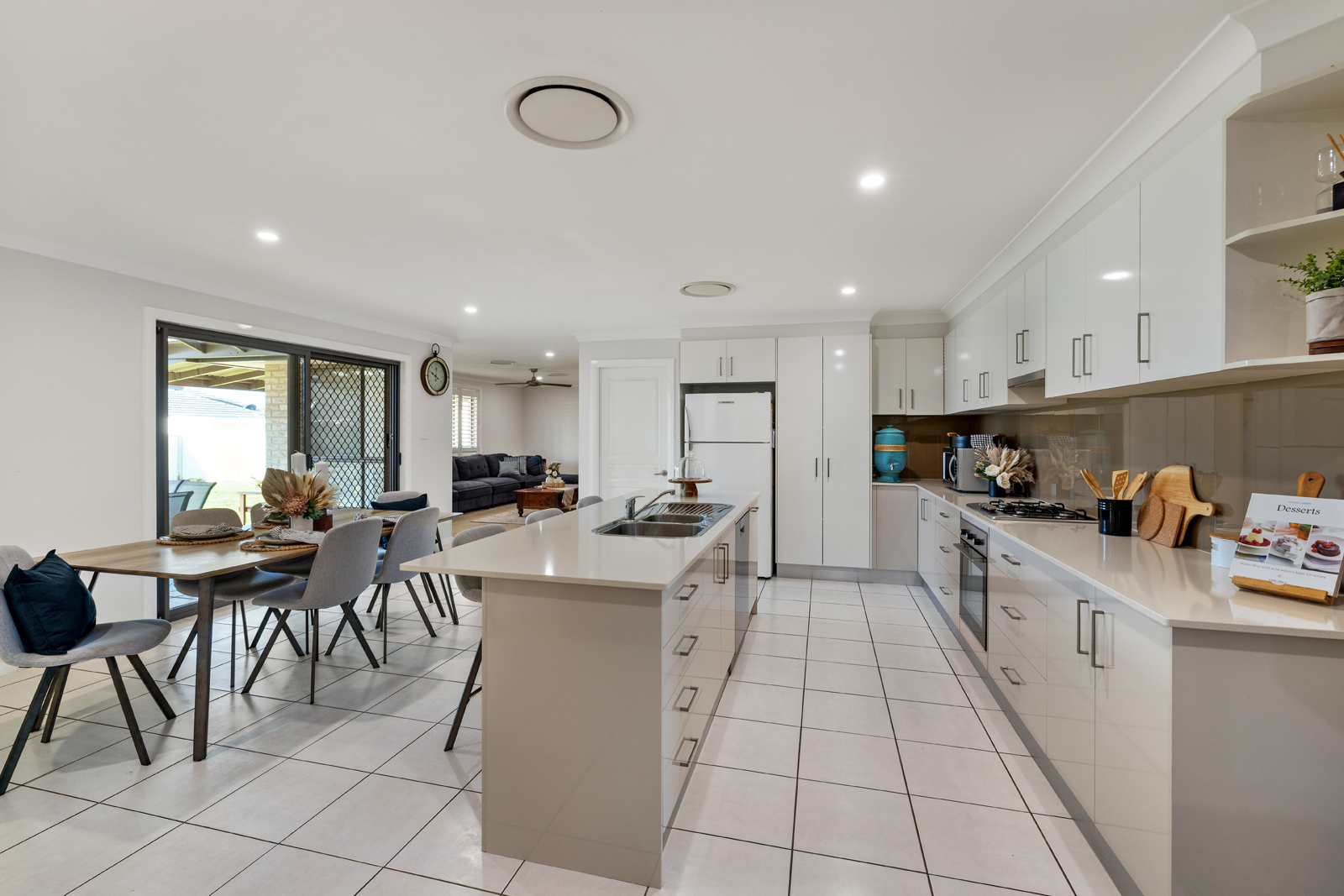 7 STOKES AV, WESTDALE NSW 2340, 0房, 0浴, House