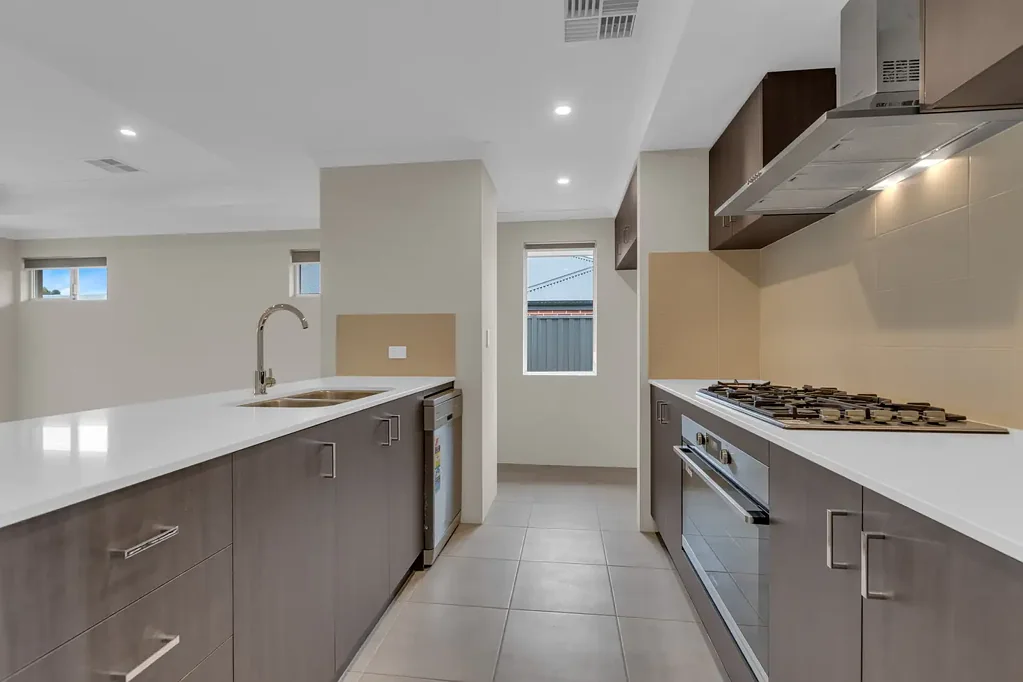 Cosy 4 X 2 Family Home in Hilbert