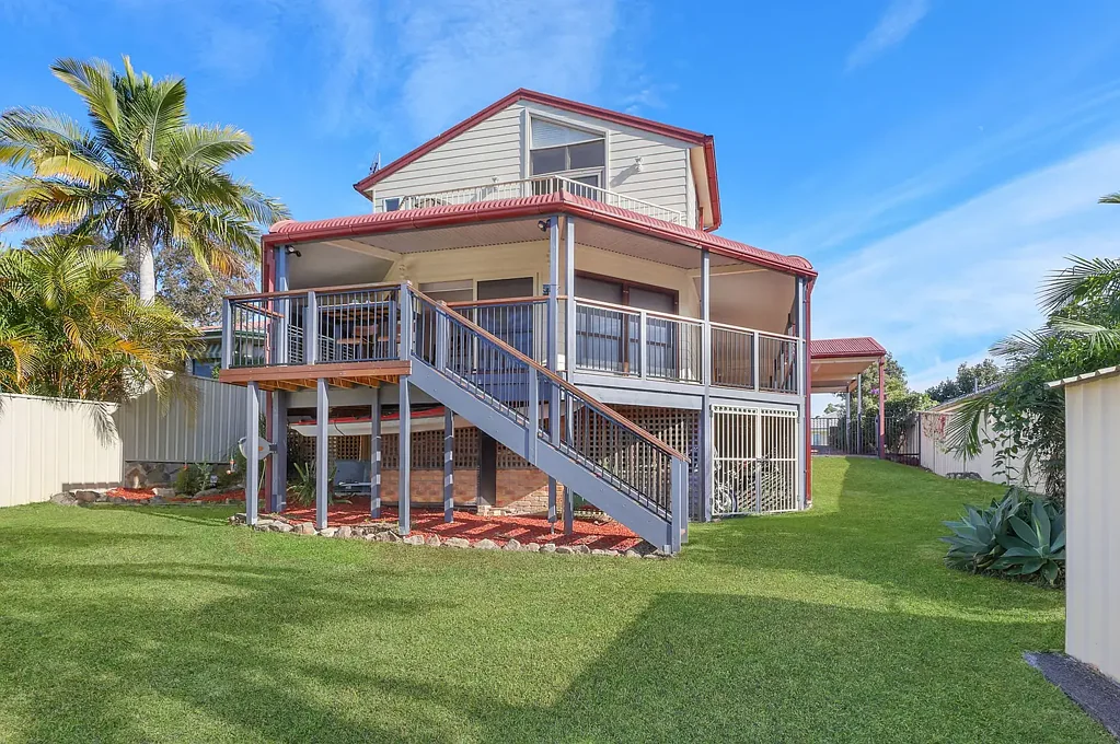Glenning Valley 3Kwarto Beautifully Renovated Family Home in Peaceful Glenning Valley Setting
