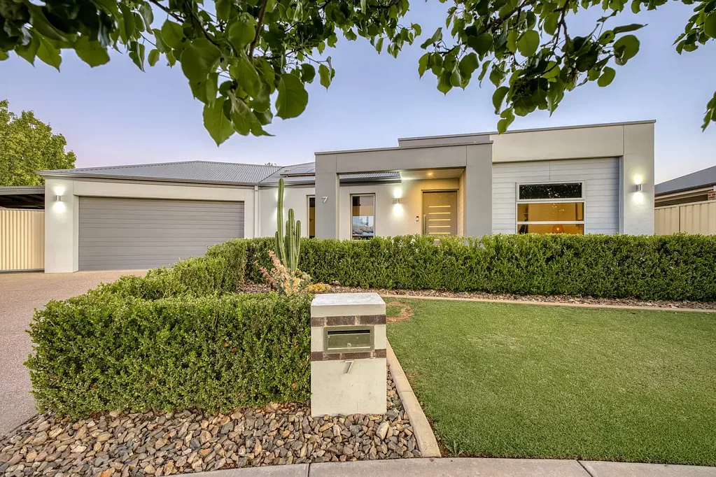 Mildura 4房  Designer living in a peaceful court setting.