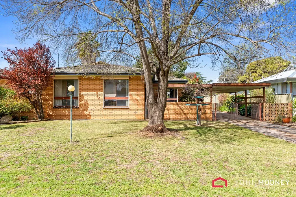 65 Raye Street, Tolland, NSW 2650