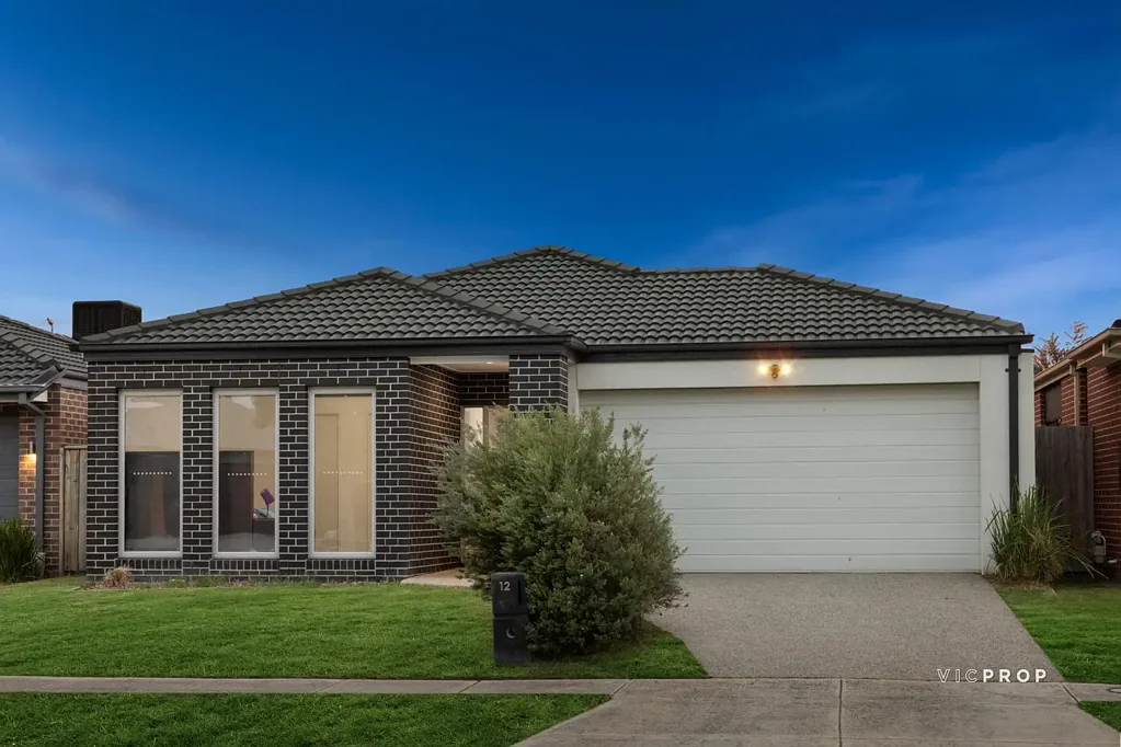 Point Cook 4chambre Spacious Family Living in Prime Saltwater Location