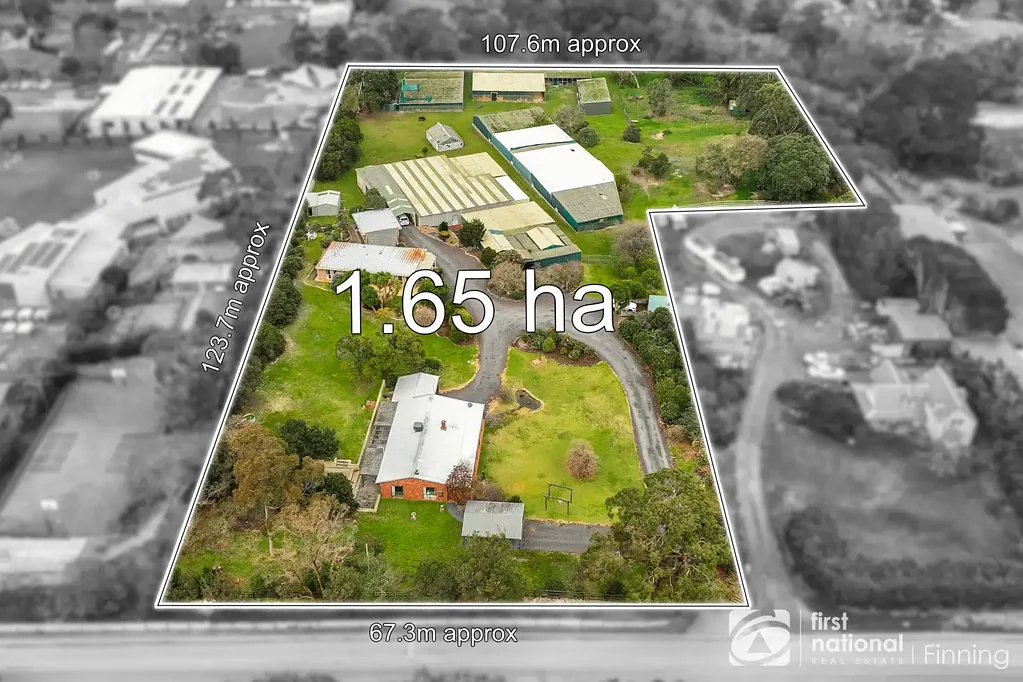 Devon Meadows 4 ACRES WITH 2 HOMES – PERFECT FOR A MULTIGENERATIONAL HOUSEHOLD