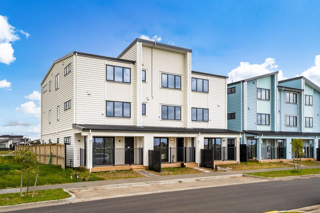 Karaka 5 Slaapkamer Brand-New Dual Living Opportunity