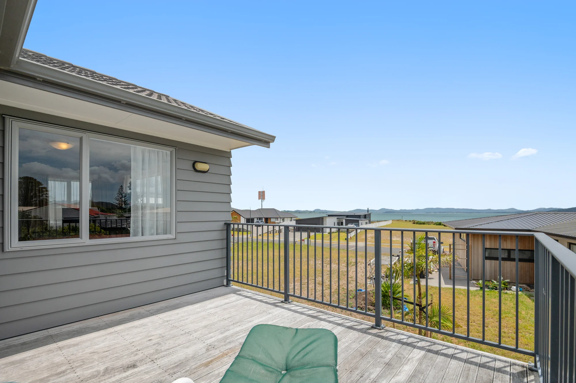 One Tree Point 3 Bedroom See Value In A Sea View?