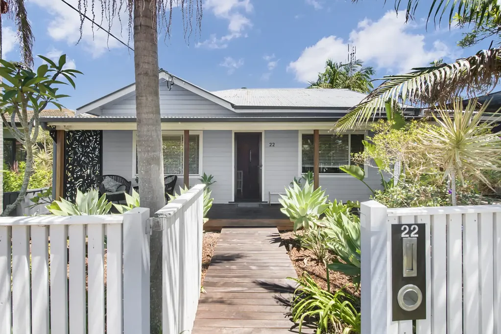 22 Cambridge Street, Umina Beach, NSW 2257