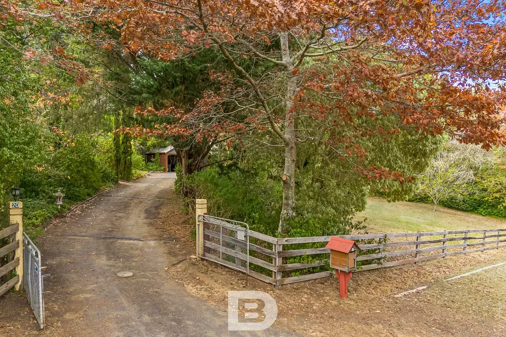 Mount Macedon 4Habitaciones Private and Peaceful – A much loved home is ready for a new chapter.