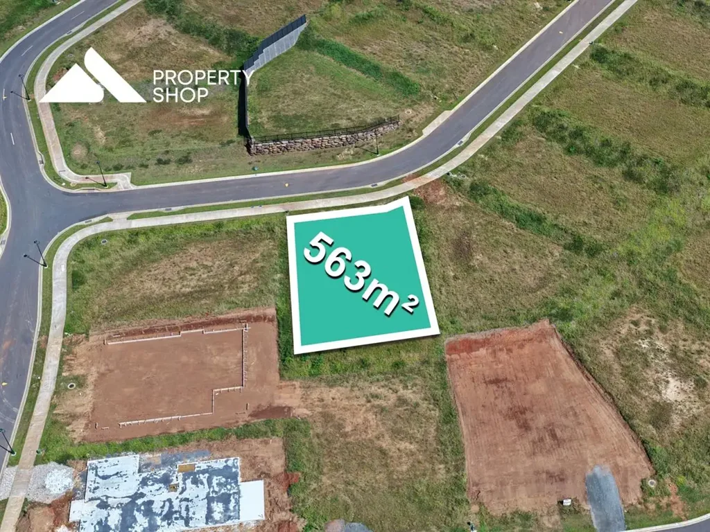 Mount Peter  Elevated Rocky Creek Homesite with Generous 20.3m Frontage
