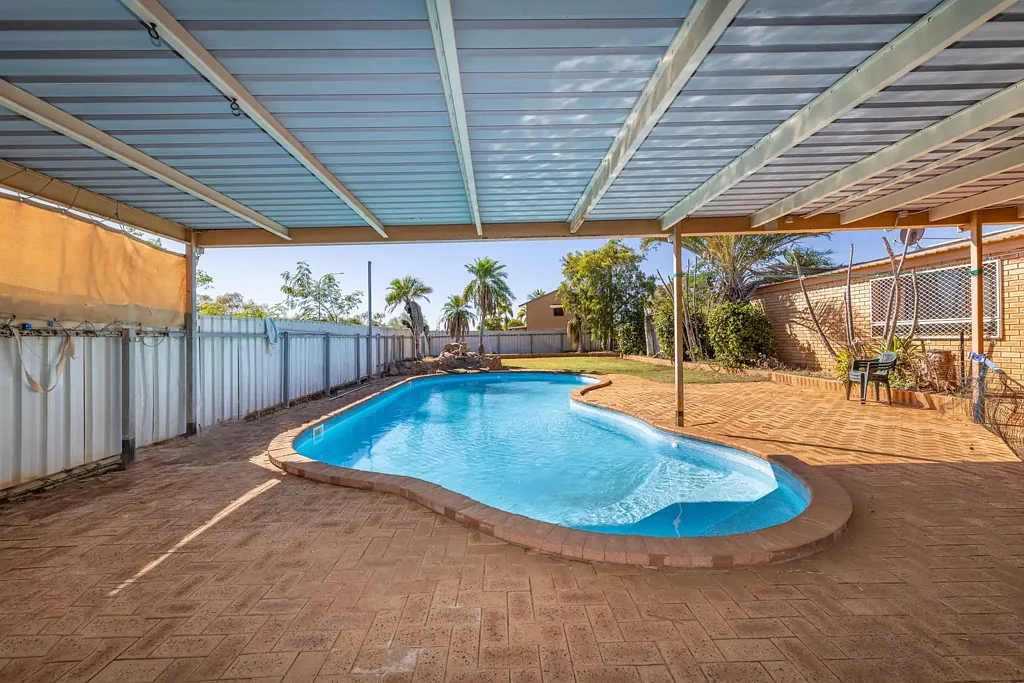 Millars Well 4房  A Truly Unique Family Home - Space, Character & Lifestyle!