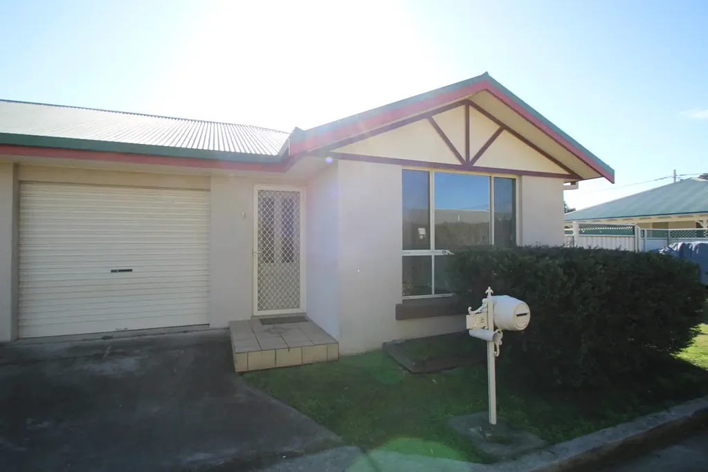 Newly Renovated with Whitegoods