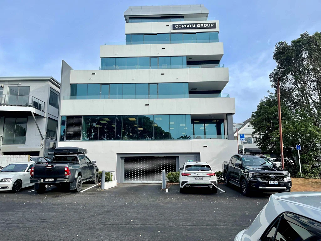 Takapuna OFFICE BY THE SEA!!