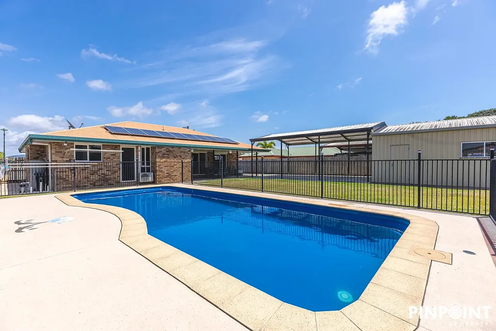 Beaconsfield 3침실 Solid Brick Home with Full Outdoor Package!