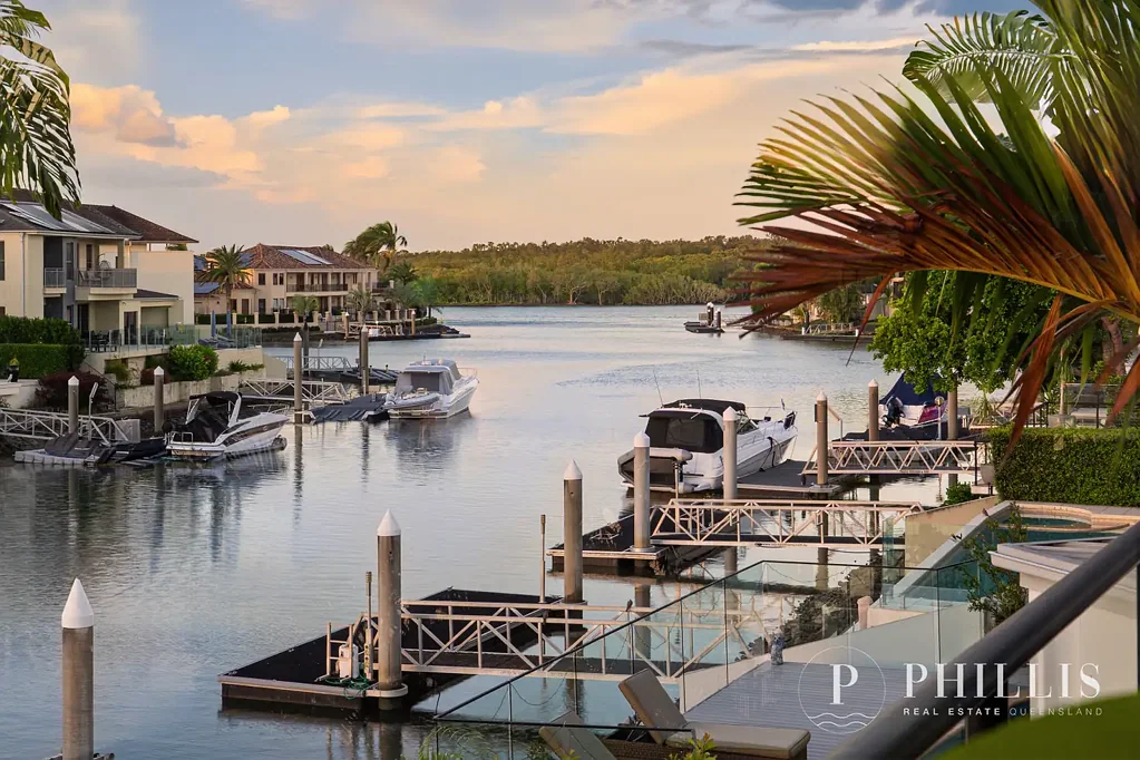 Hope Island 4房  North-Facing, Main River Views, 6-car basement Garage,