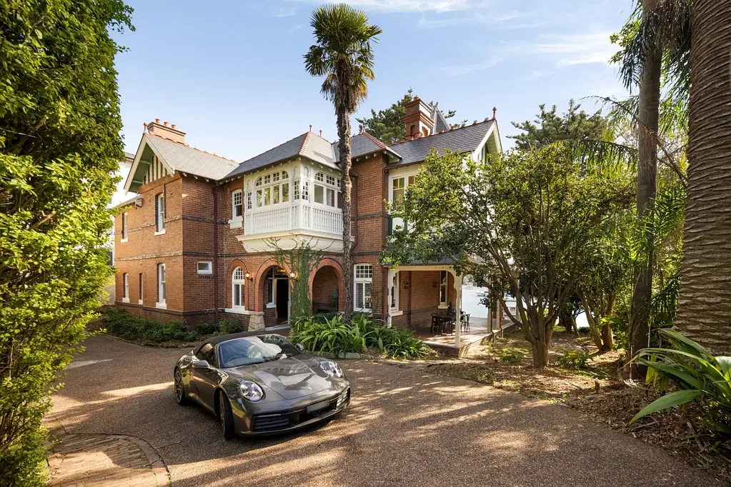 Drummoyne 5房 地标庄园 2982sqm滨水地 池塘船屋DA就绪 海港景观 私密花园 深水码头 Landmark 2982sqm harbourfront estate