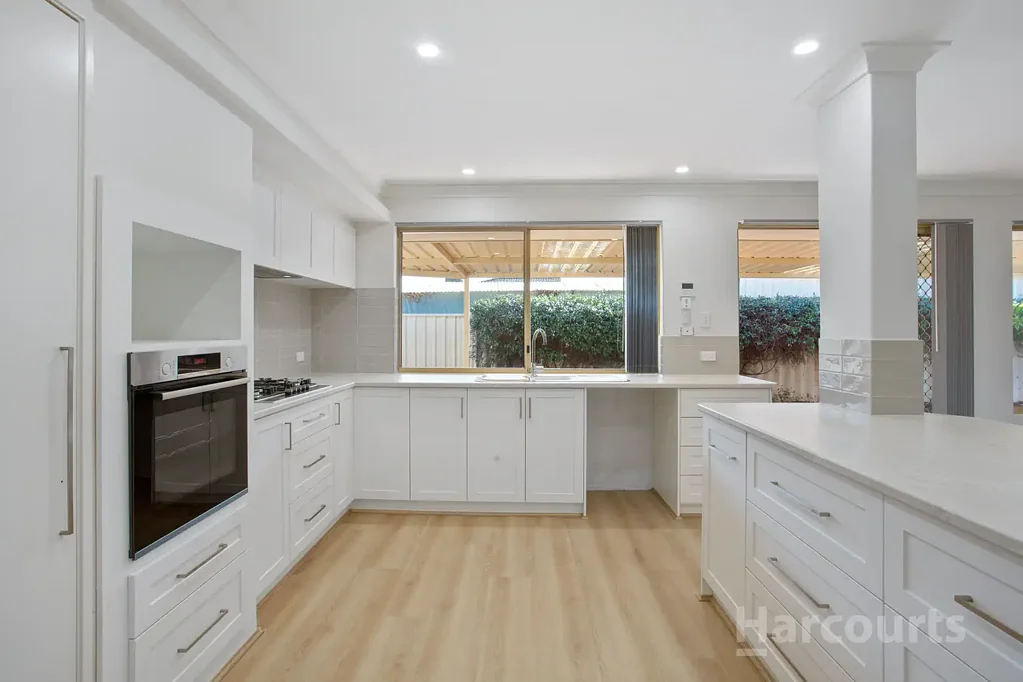 Beautiful Park & Pond Views Lovely spacious home