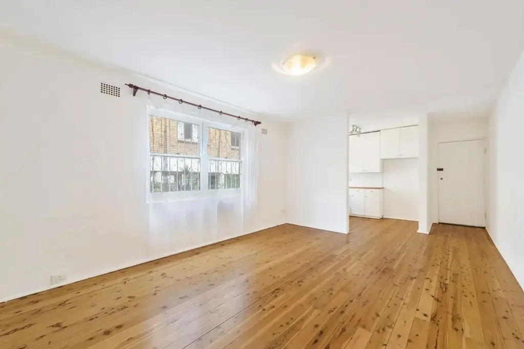 2 Bedroom Apartment in the Heart of Rosebay