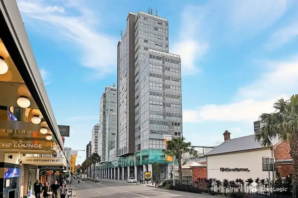 PRIME LOCATION!!! ONE BEDROOM UNIT!!!