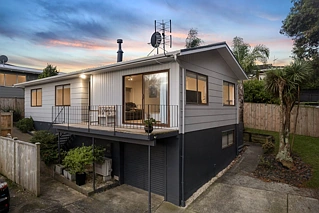 9 Sispara Place, Beach Haven, North Shore City