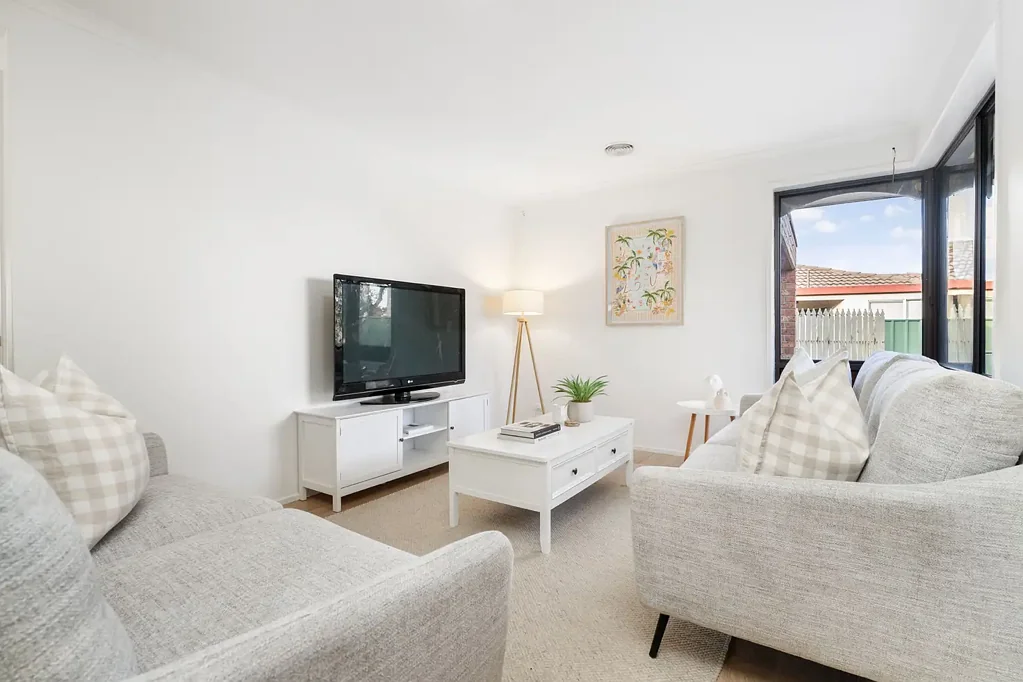 Lavington 3chambre Solid Starter or Savvy Investment!